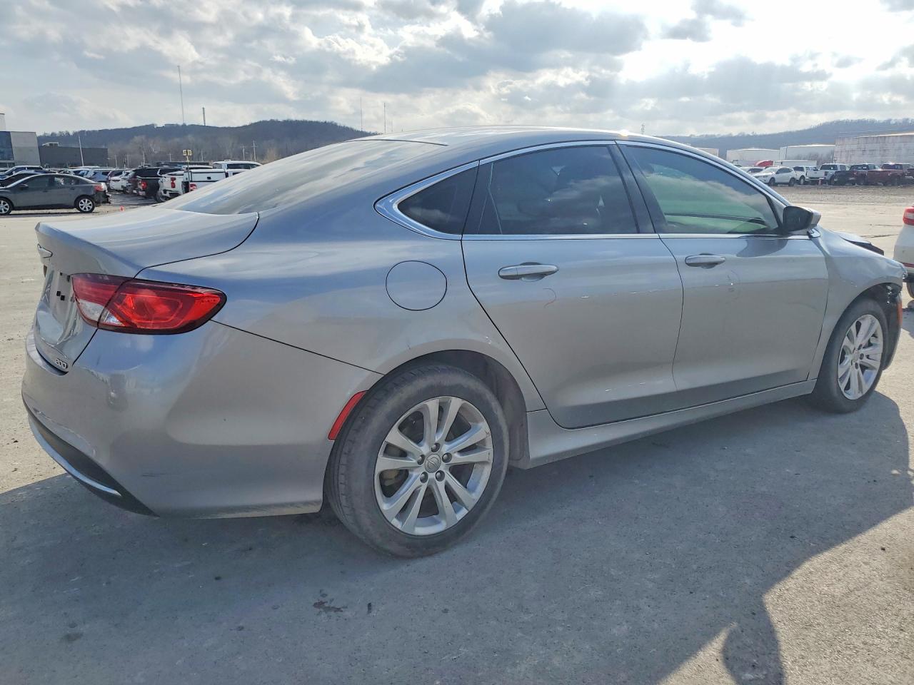 2016 Chrysler 200 Limited - zdjęcie 3