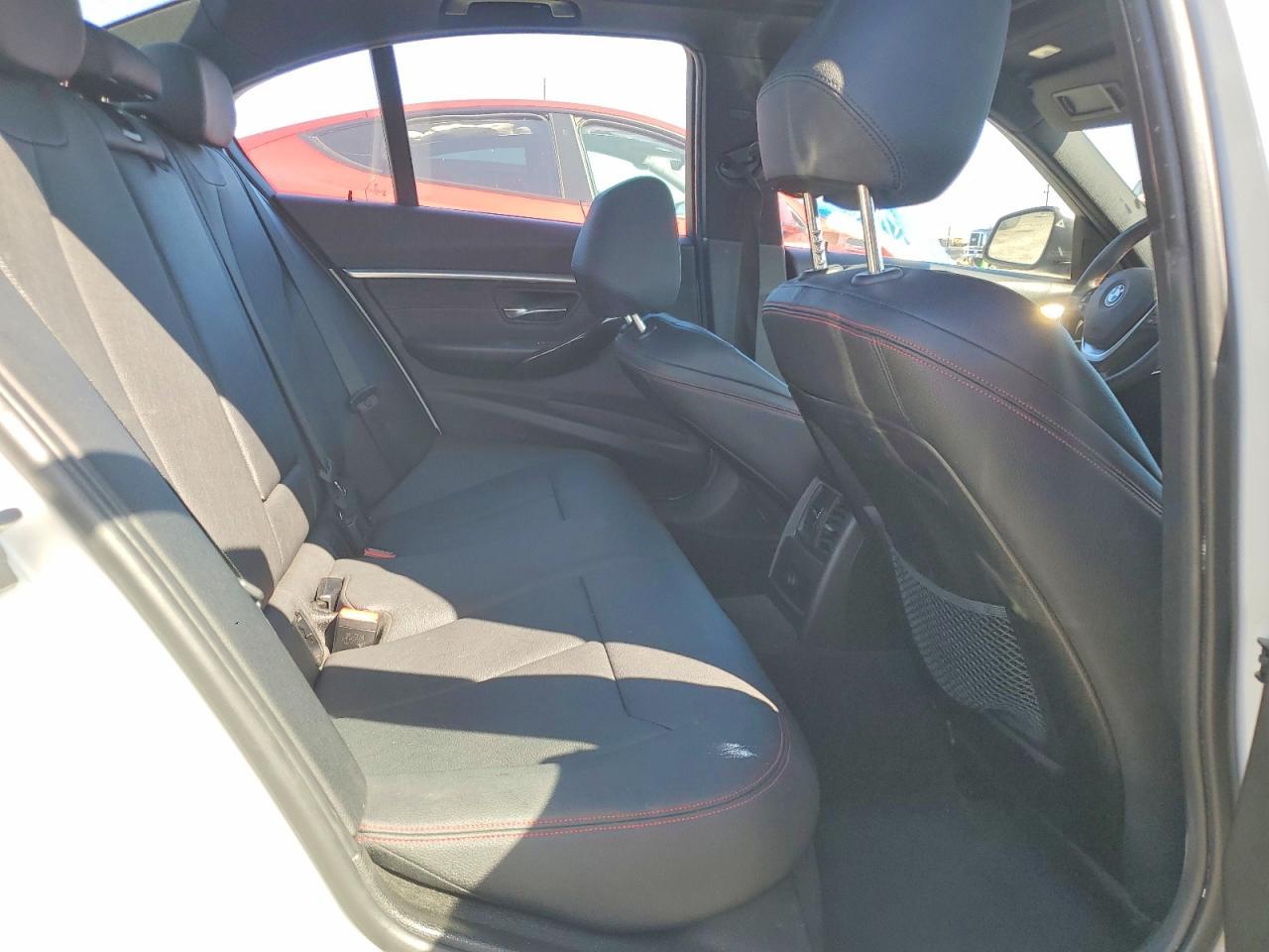 2018 BMW 330 I - zdjęcie 10