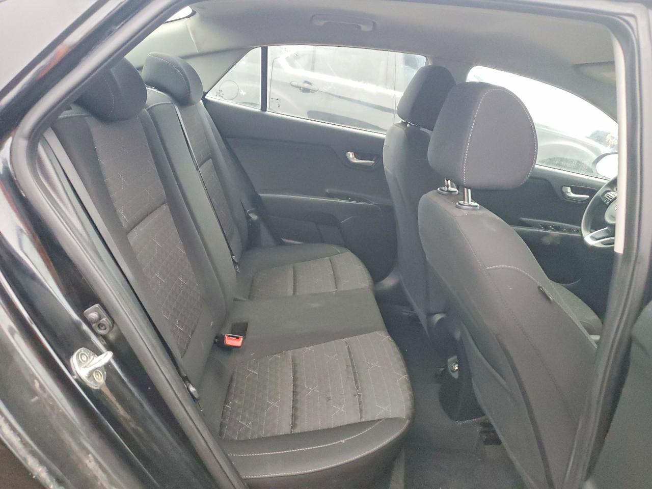 2019 Kia Rio S - zdjęcie 10