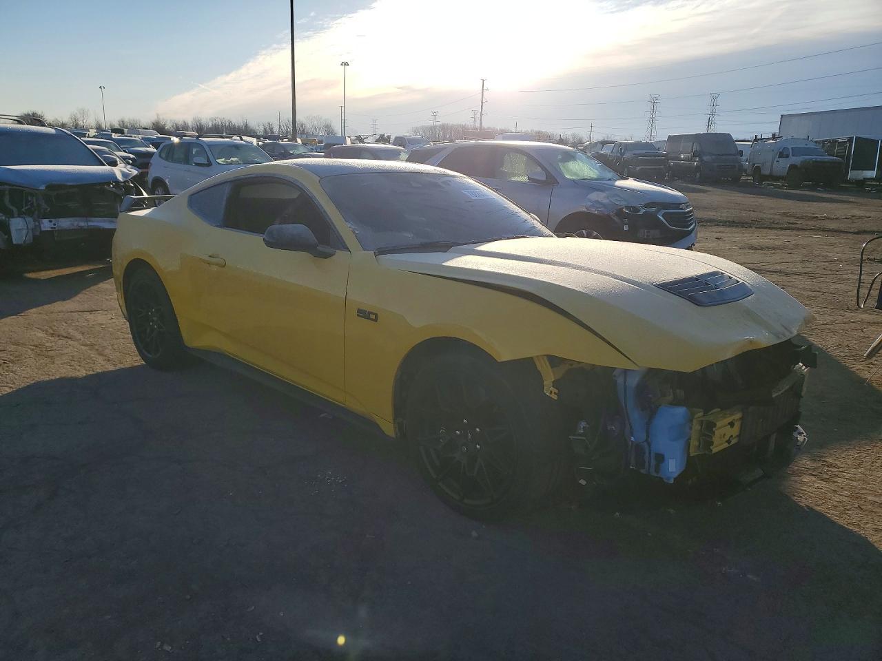 Ford Mustang - zdjęcie 4