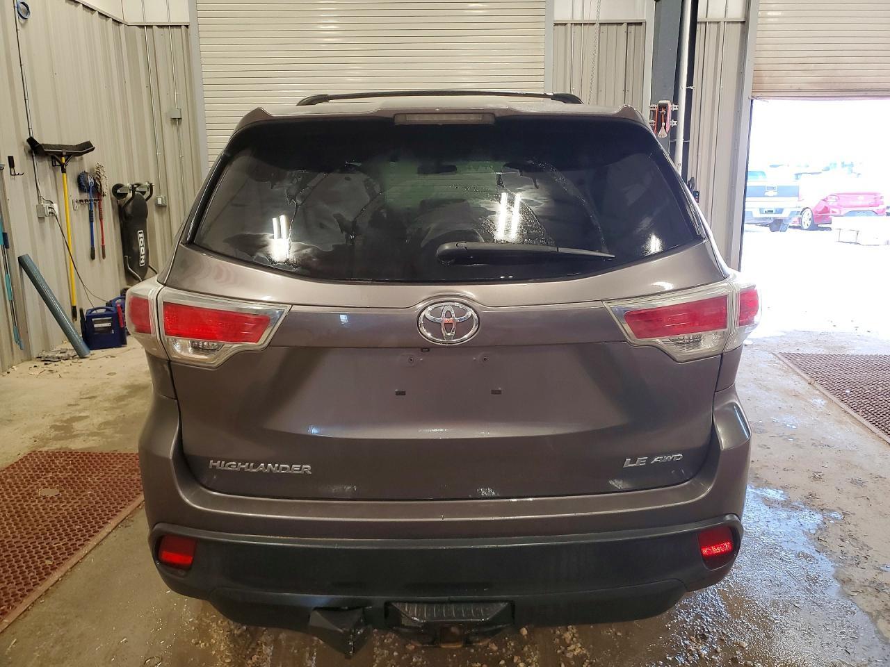 2014 Toyota Highlander Le - zdjęcie 6
