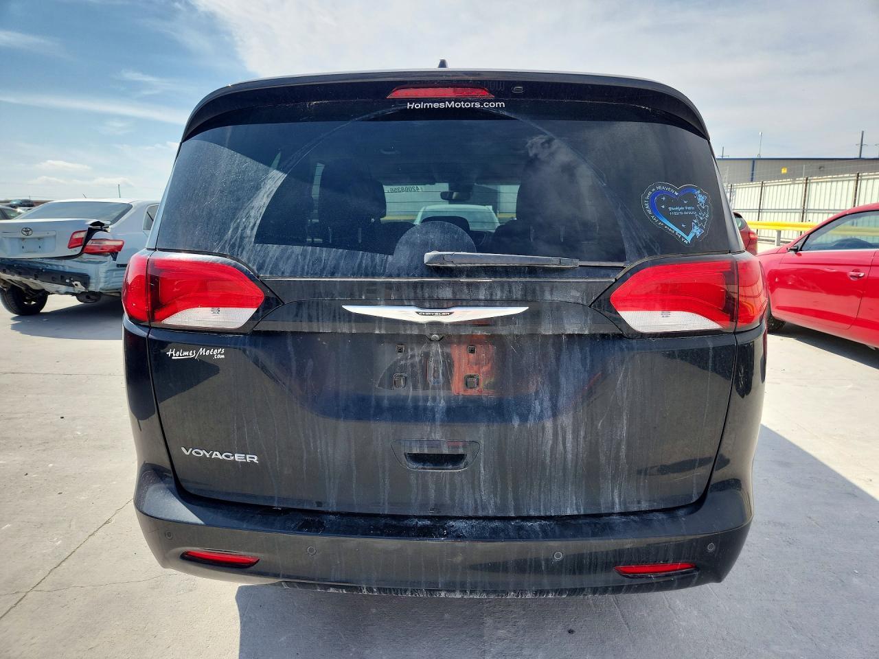 2022 Chrysler Voyager Lx - zdjęcie 6