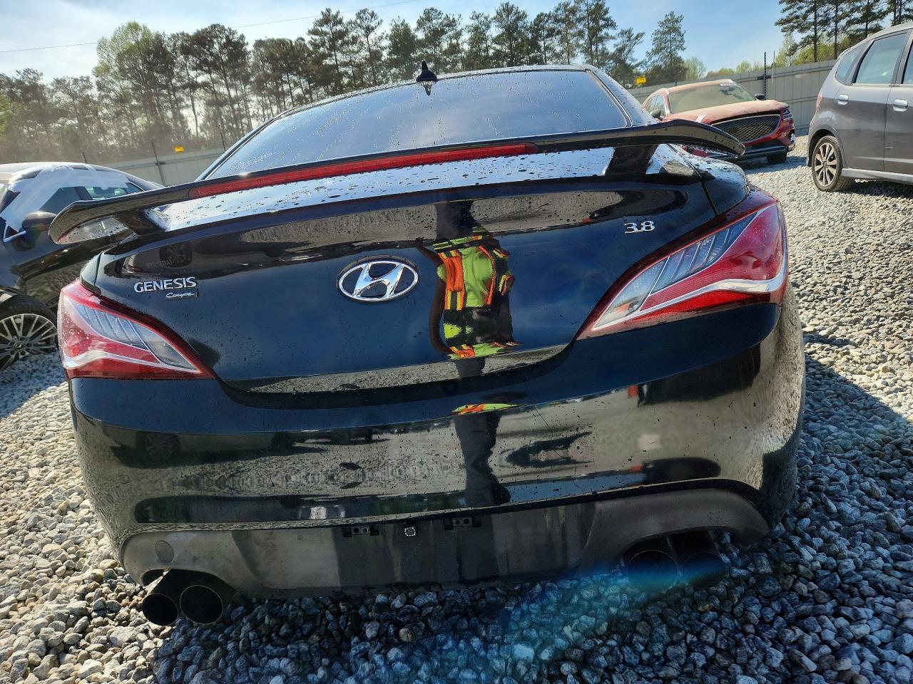 2013 Hyundai Genesis Coupe 3.8 Track - zdjęcie 6