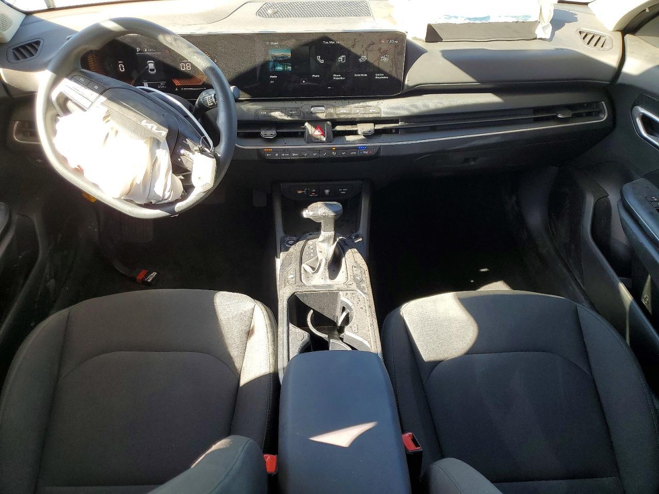 2026 Kia K4 Lxs - zdjęcie 8