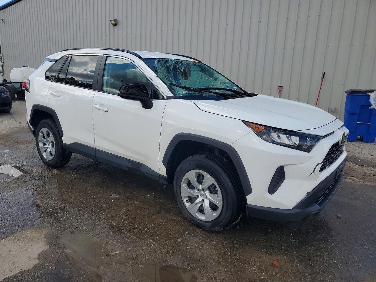 2021 Toyota Rav4 Le - zdjęcie 4
