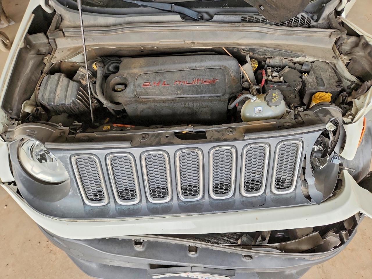 2016 Jeep Renegade Latitude - zdjęcie 12