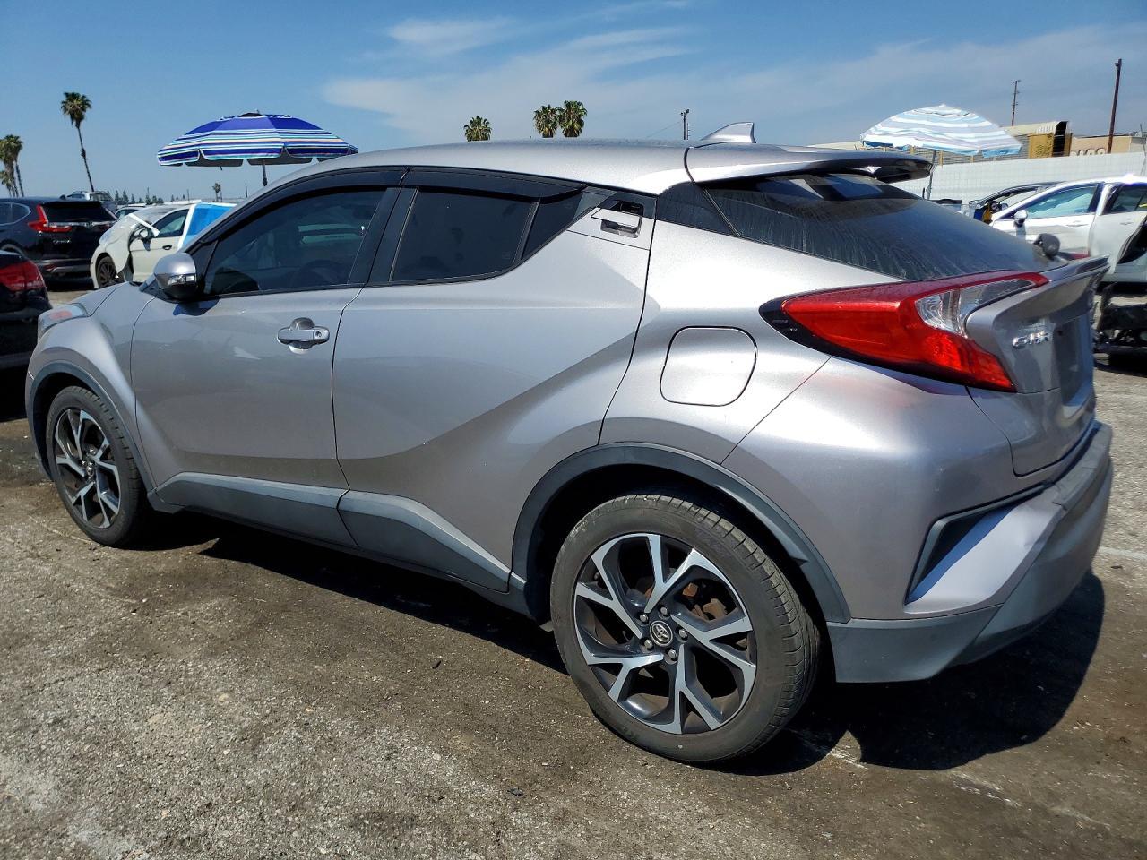 2018 Toyota C-Hr Xle - zdjęcie 2