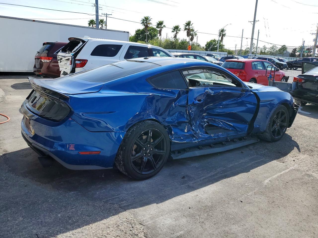 2018 Ford Mustang - zdjęcie 3