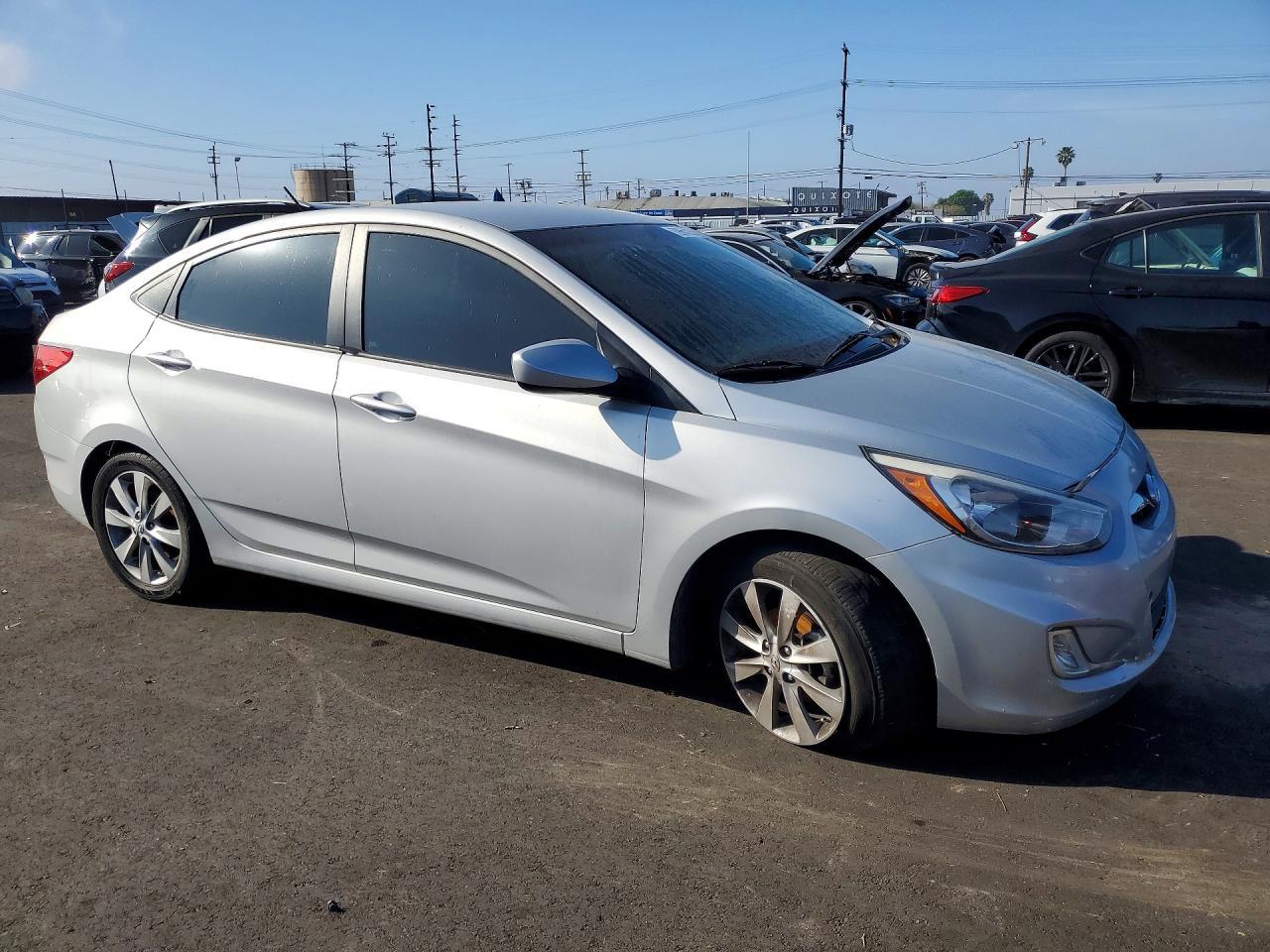 2014 Hyundai Accent Gls - zdjęcie 4