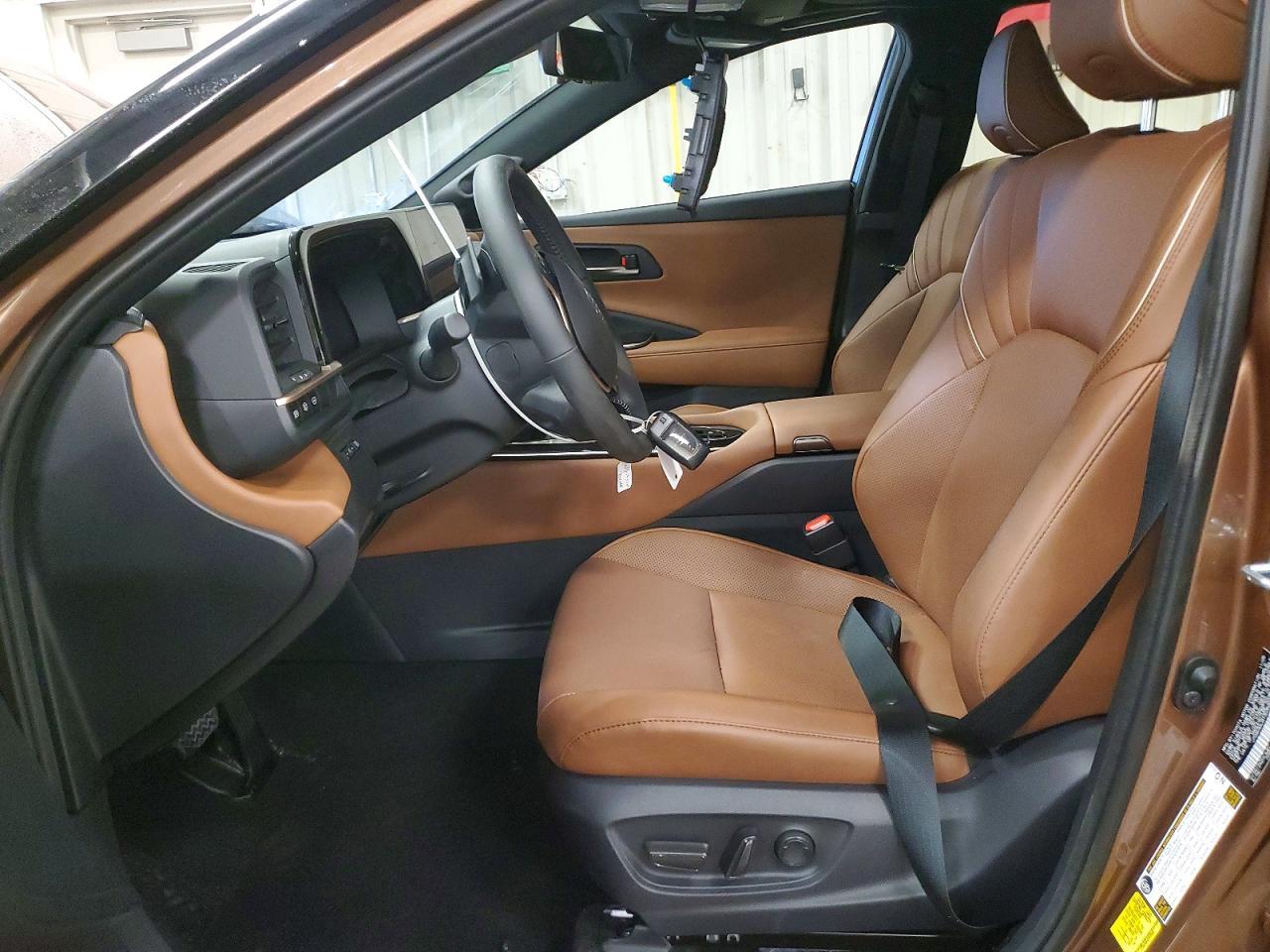 2026 Toyota Crown Signia Limited - zdjęcie 7