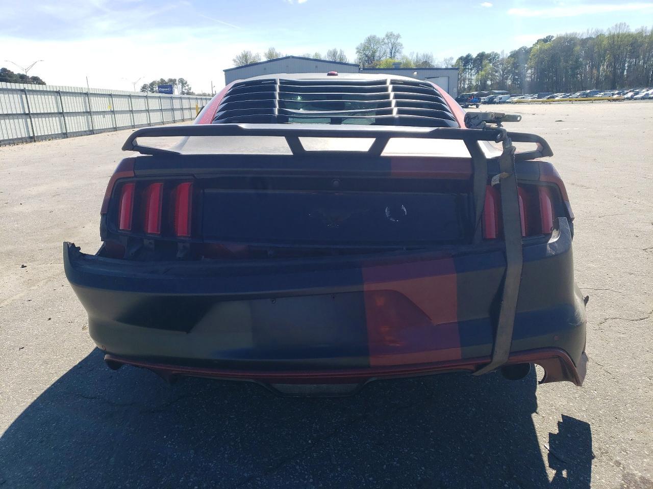 2015 Ford Mustang - zdjęcie 6