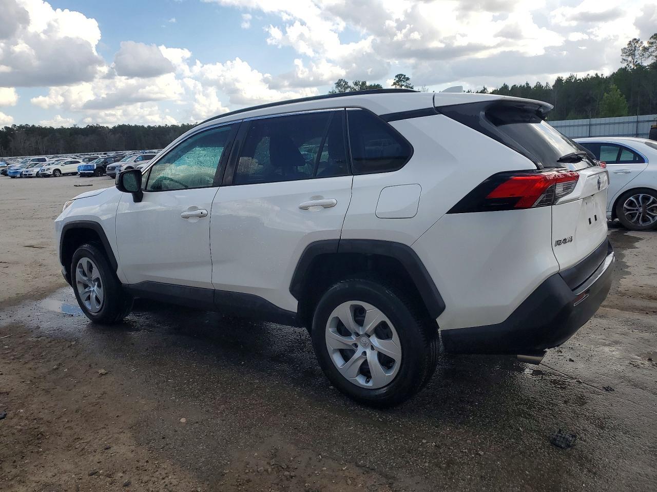 2021 Toyota Rav4 Le - zdjęcie 2