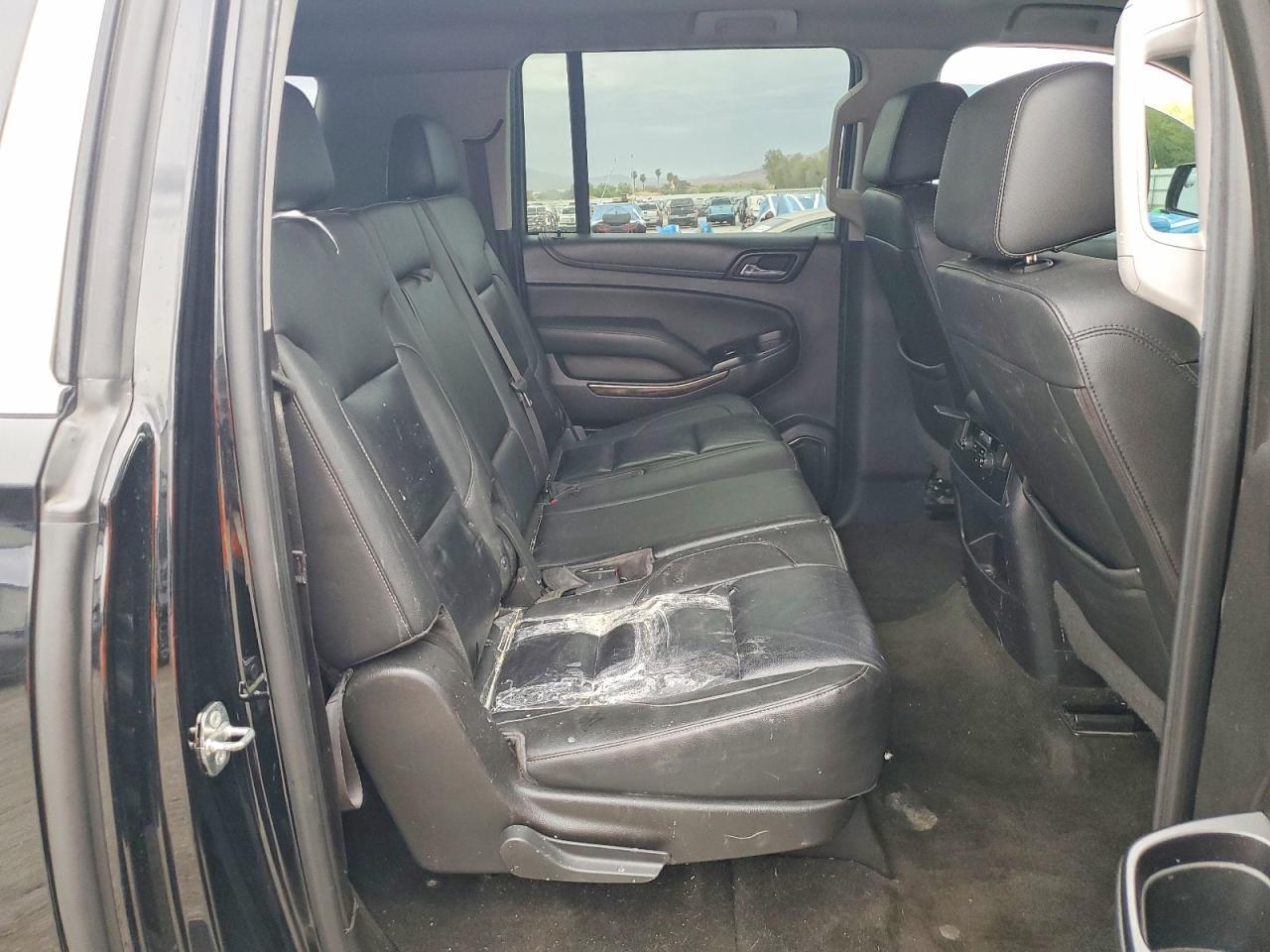 2018 Chevrolet Suburban C1500 Lt - zdjęcie 11