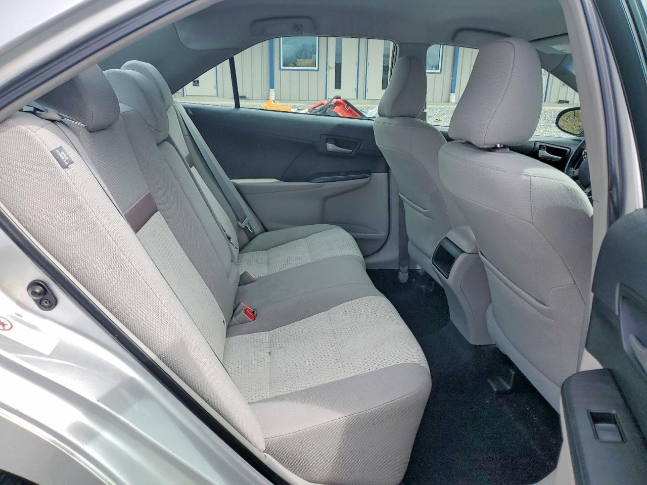 2014 Toyota Camry Le - zdjęcie 10