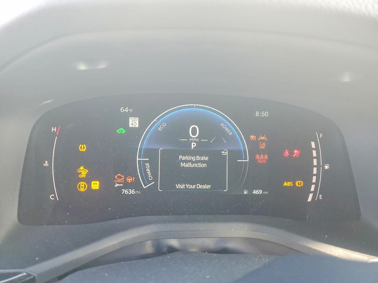 2025 Toyota Camry Le - zdjęcie 9