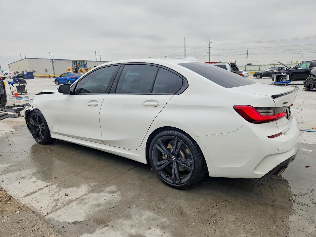 2020 BMW 330Xi - zdjęcie 2
