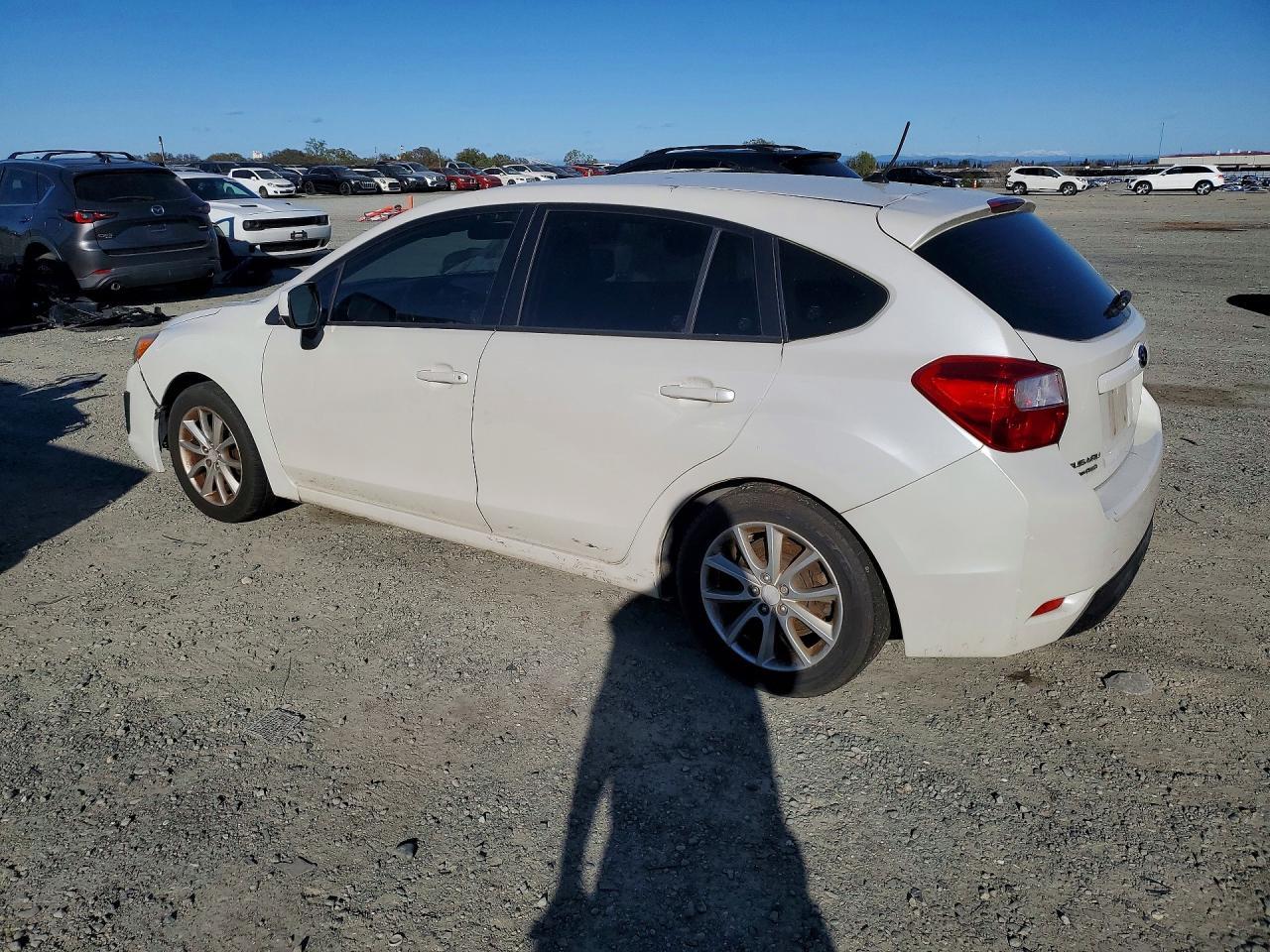 2014 Subaru Impreza Premium - zdjęcie 2