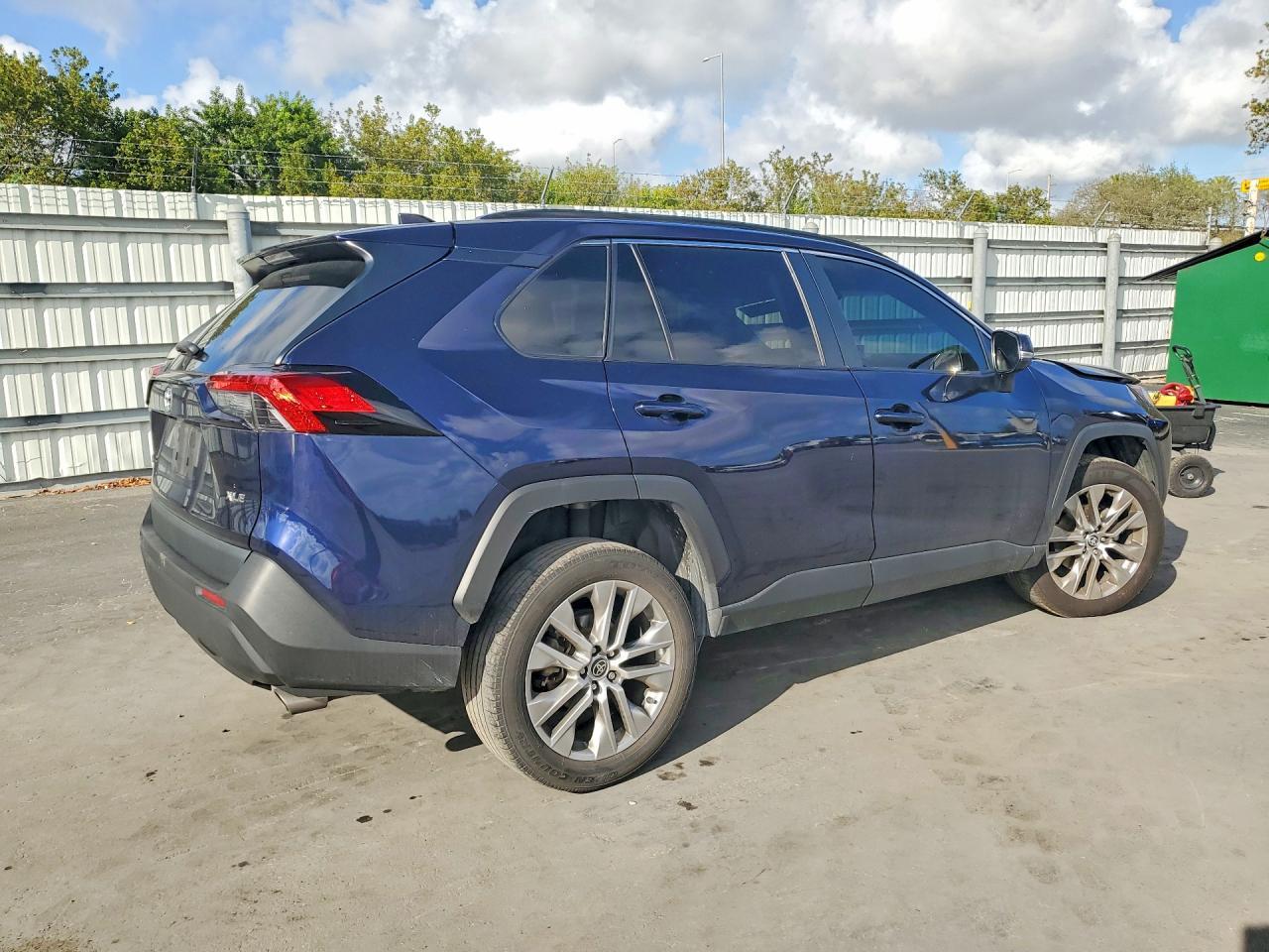 2022 Toyota Rav4 Xle Premium - zdjęcie 3