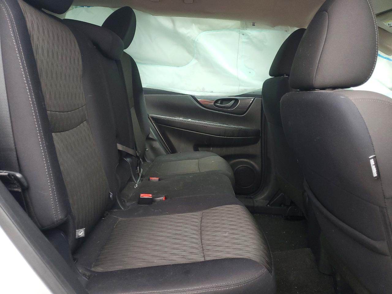 2020 Nissan Rogue S - zdjęcie 11