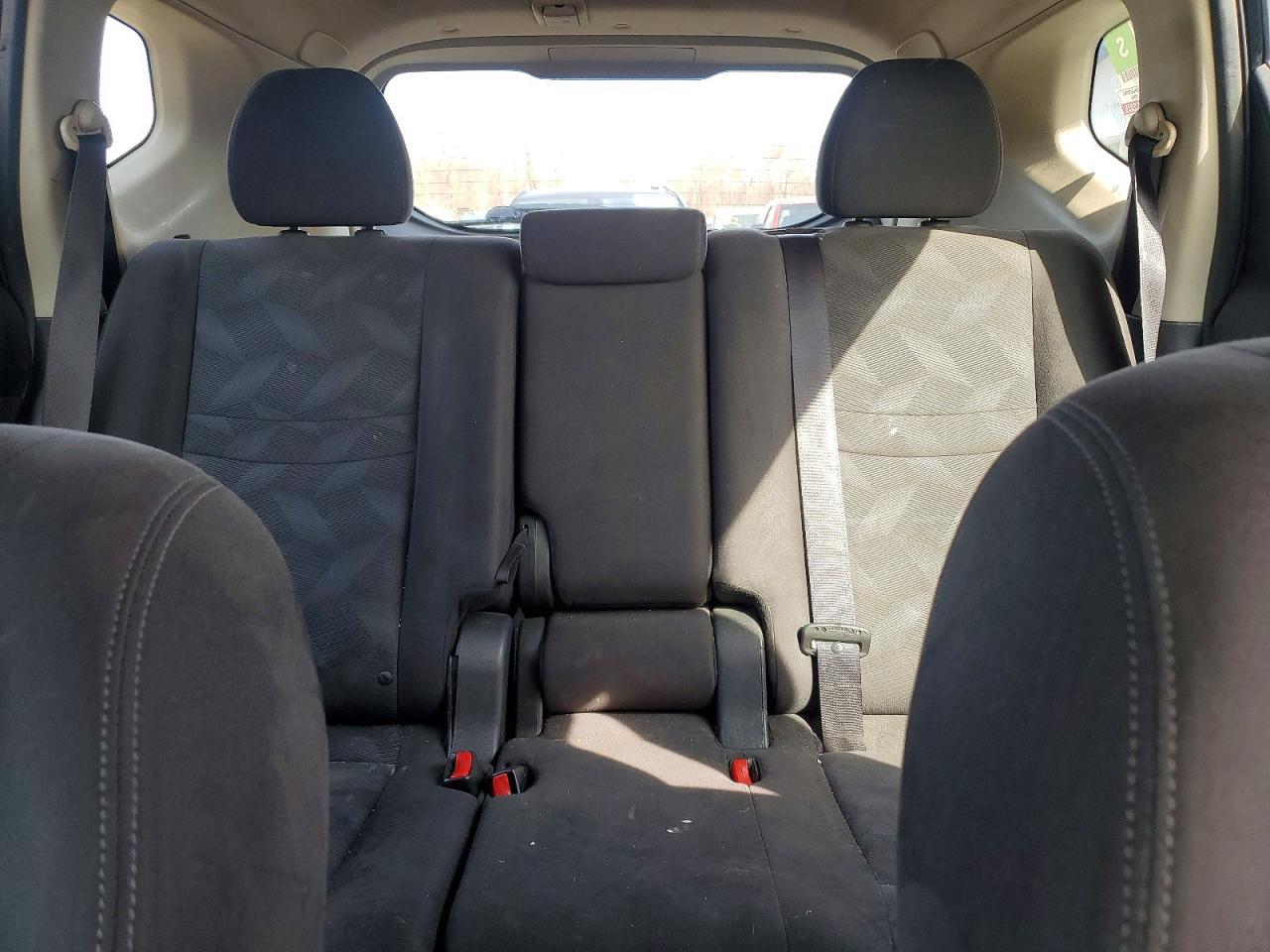 2015 Nissan Rogue S - zdjęcie 10