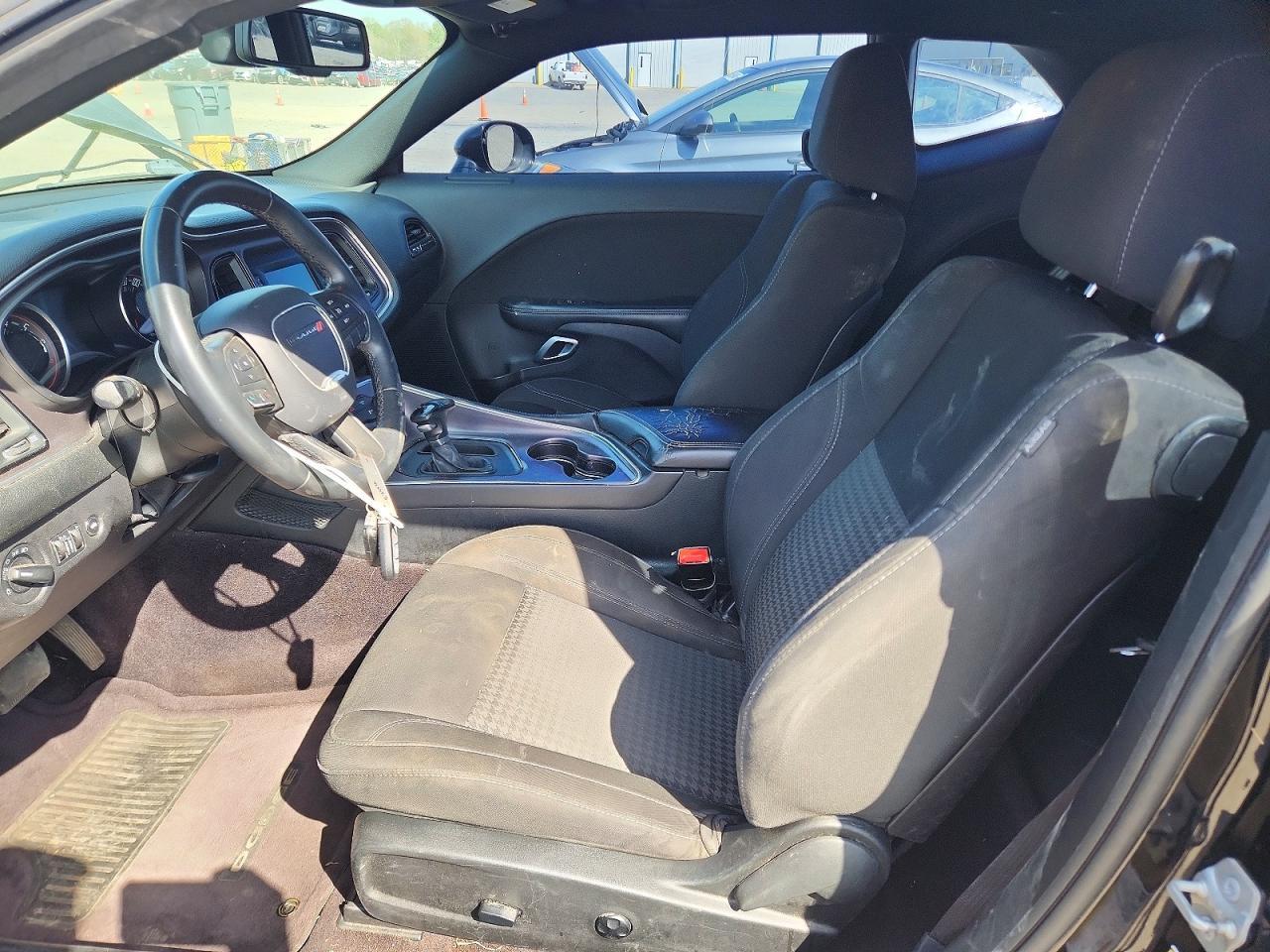 2017 Dodge Challenger Sxt - zdjęcie 7