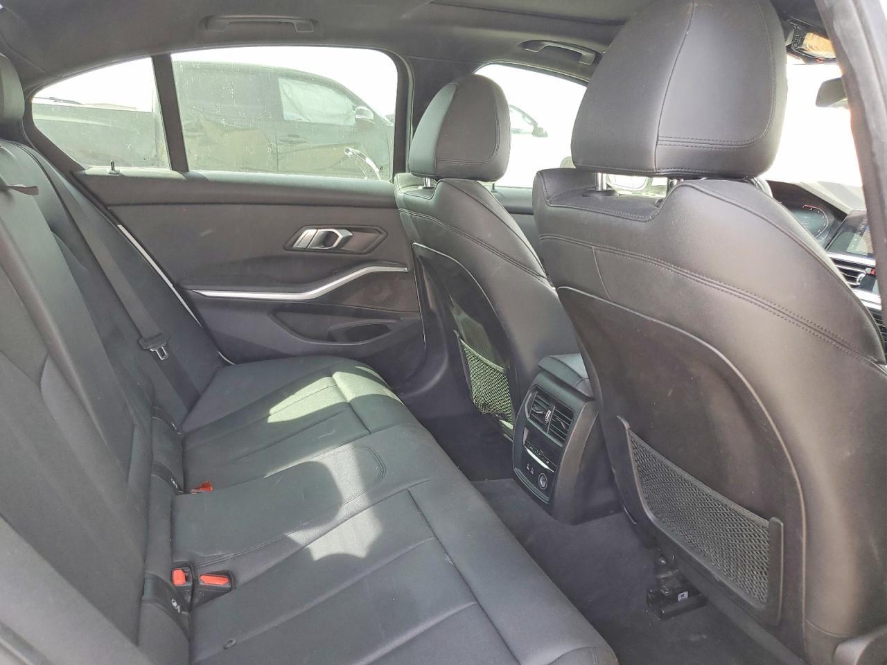 2020 BMW 330 - zdjęcie 10