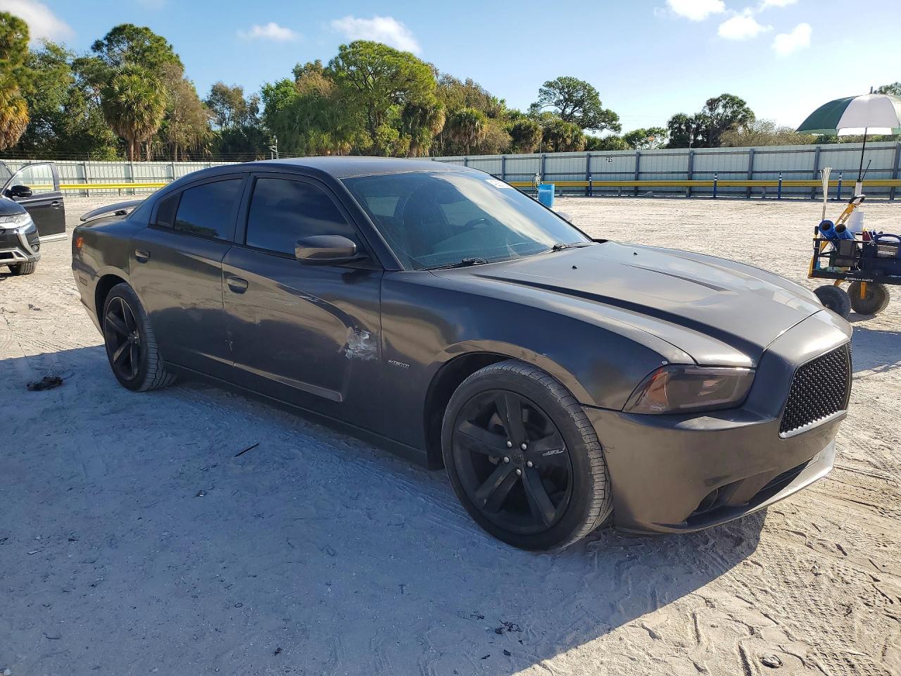 2014 Dodge Charger R - zdjęcie 4