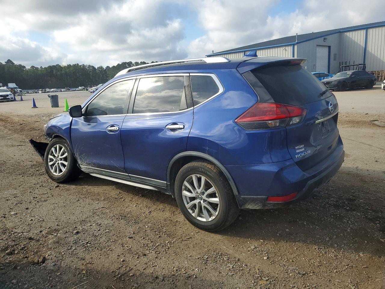 2018 Nissan Rogue Sv - zdjęcie 2