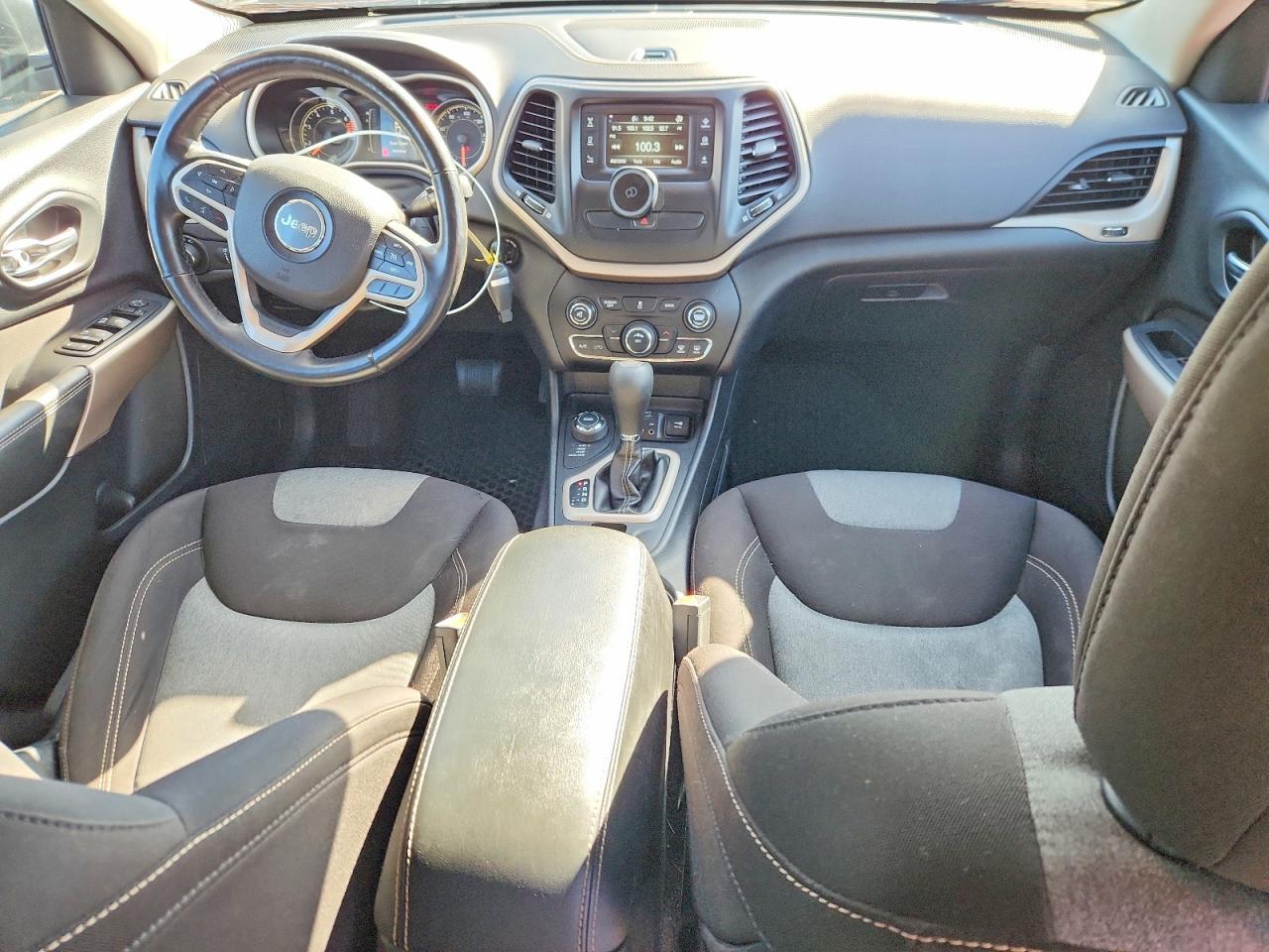 2017 Jeep Cherokee Sport - zdjęcie 8