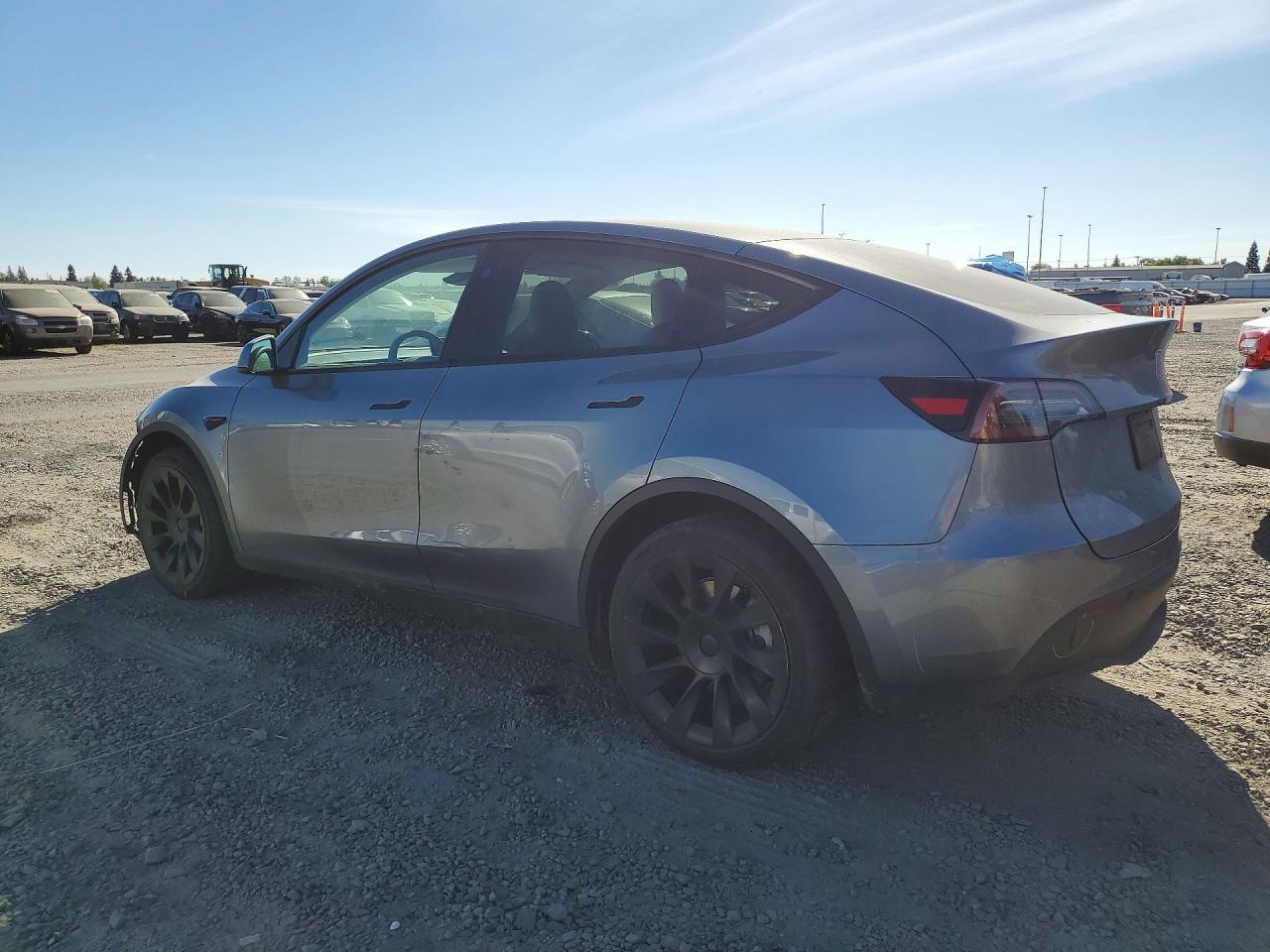 2024 Tesla Model Y - zdjęcie 2