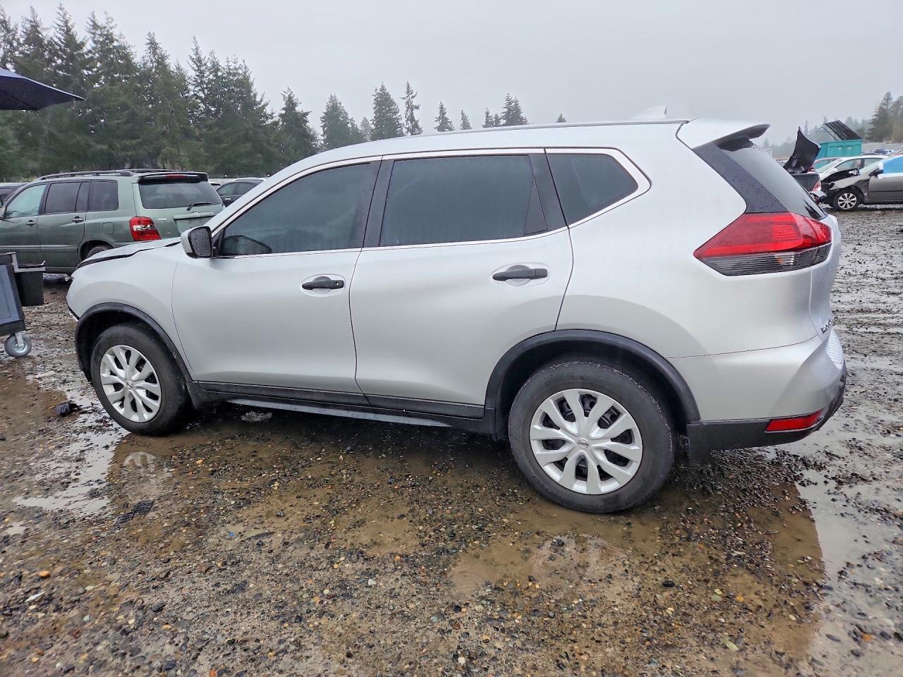 2018 Nissan Rogue S - zdjęcie 2