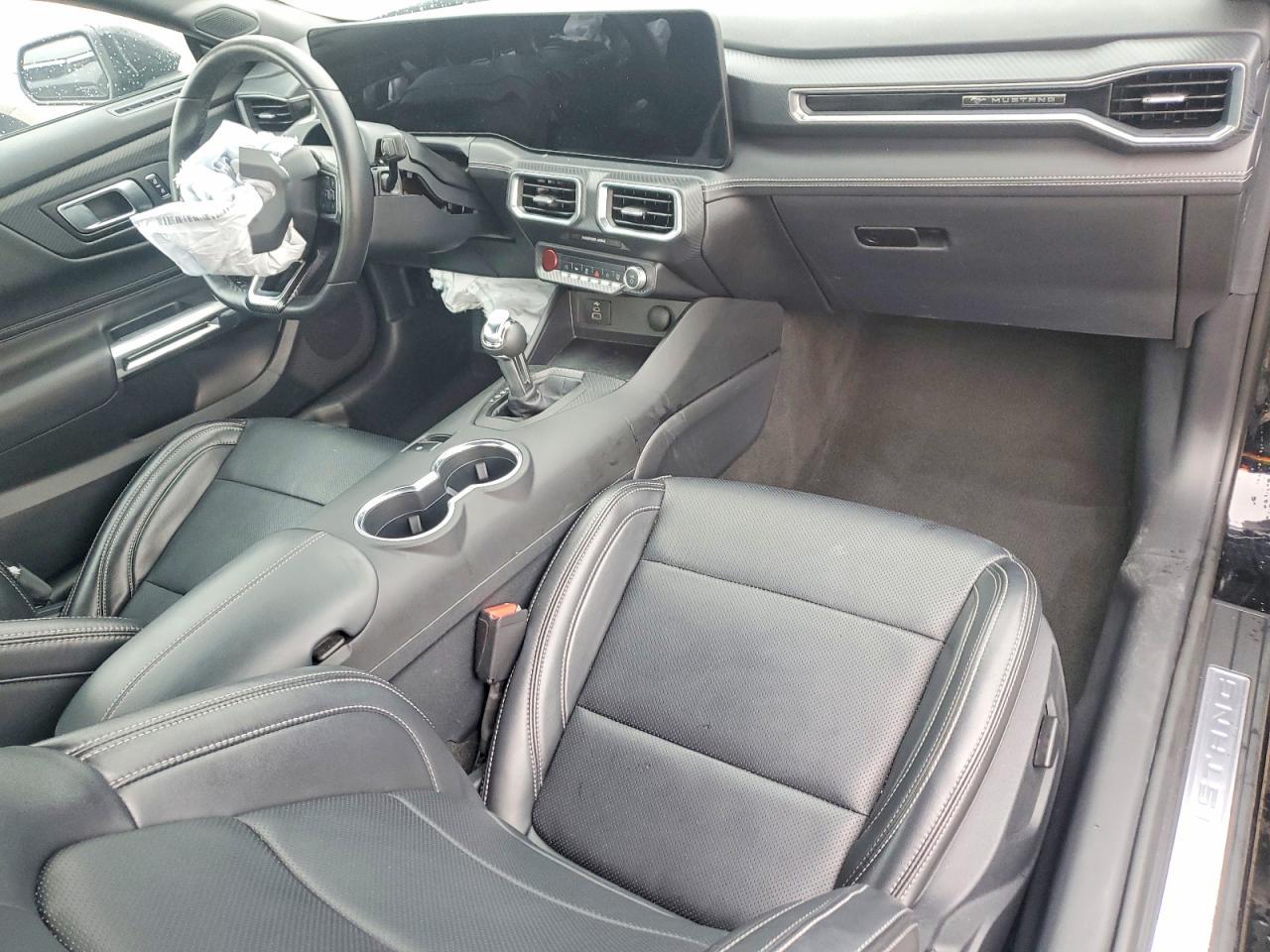 2025 Ford Mustang - zdjęcie 8