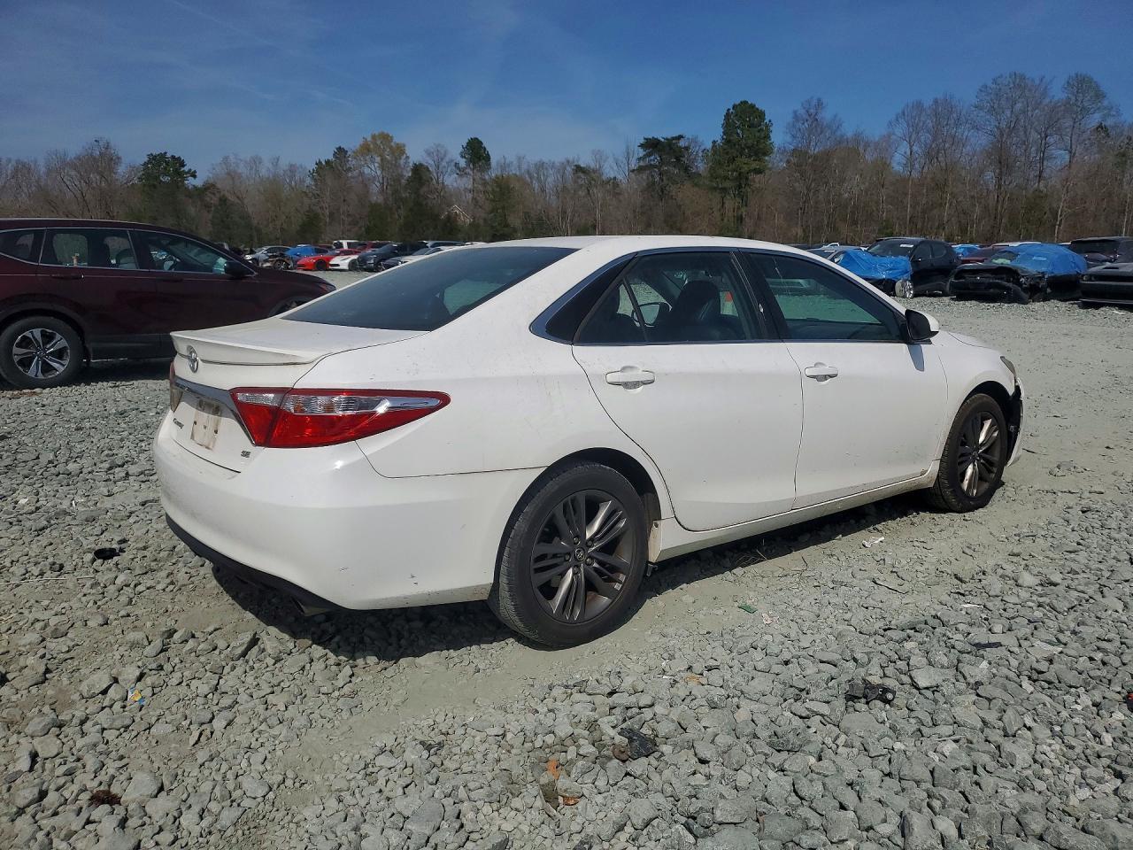 2016 Toyota Camry Se - zdjęcie 3