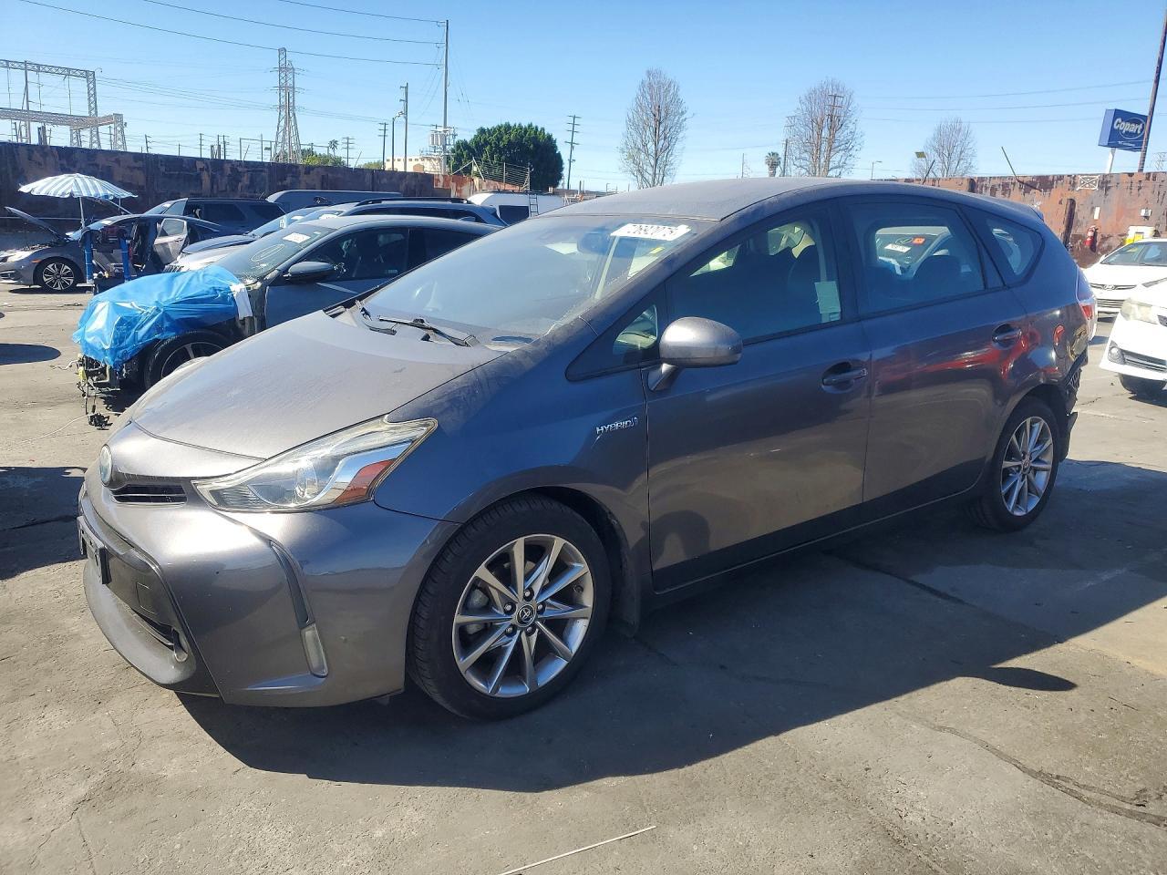 2017 Toyota Prius V Five - zdjęcie główne