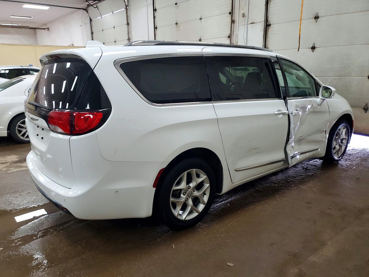 2020 Chrysler Pacifica Touring L Plus - zdjęcie 3