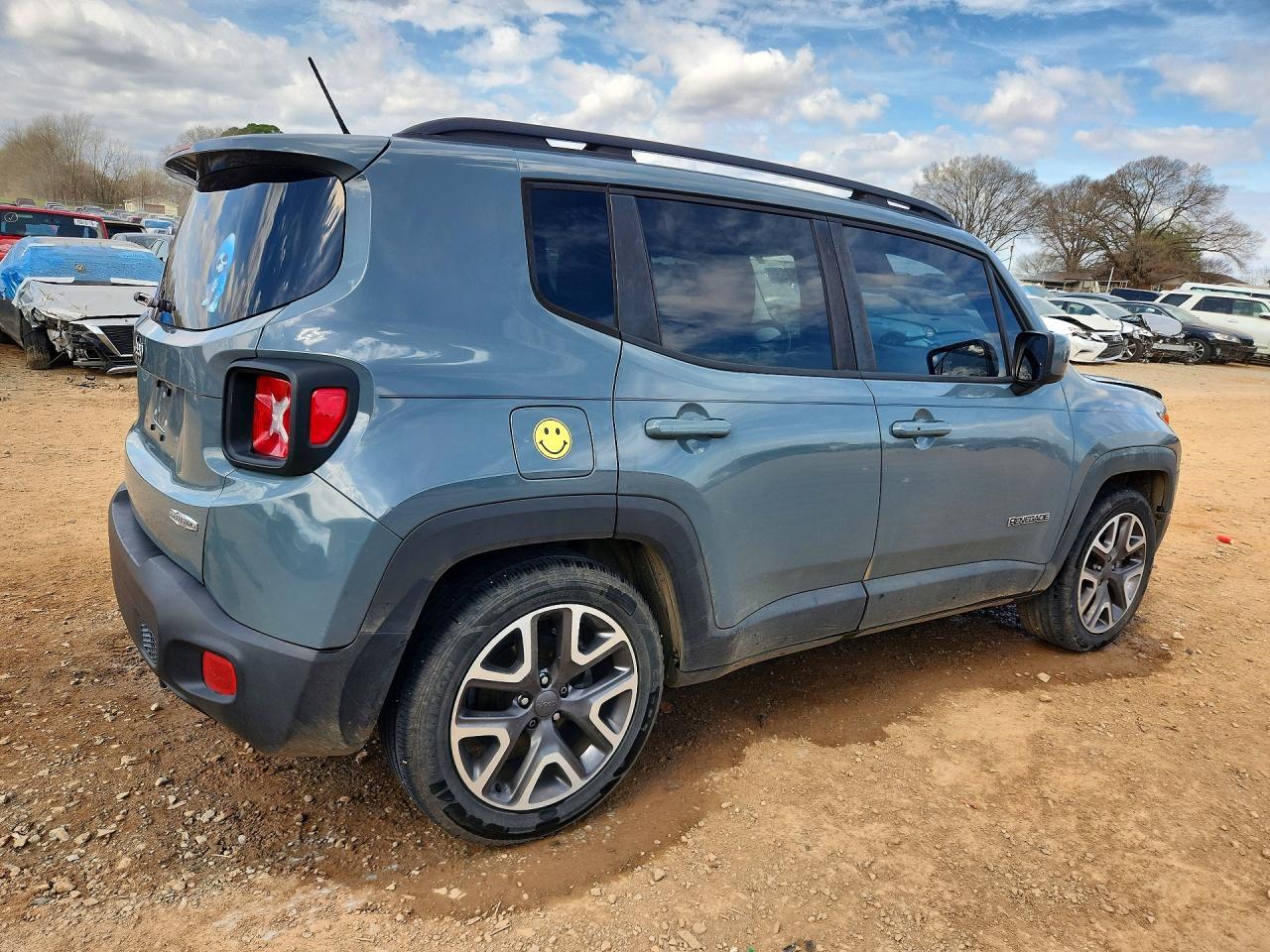 2017 Jeep Renegade Latitude - zdjęcie 3
