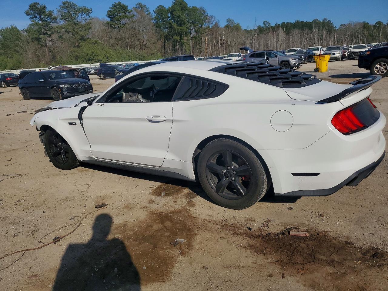 2018 Ford Mustang - zdjęcie 2