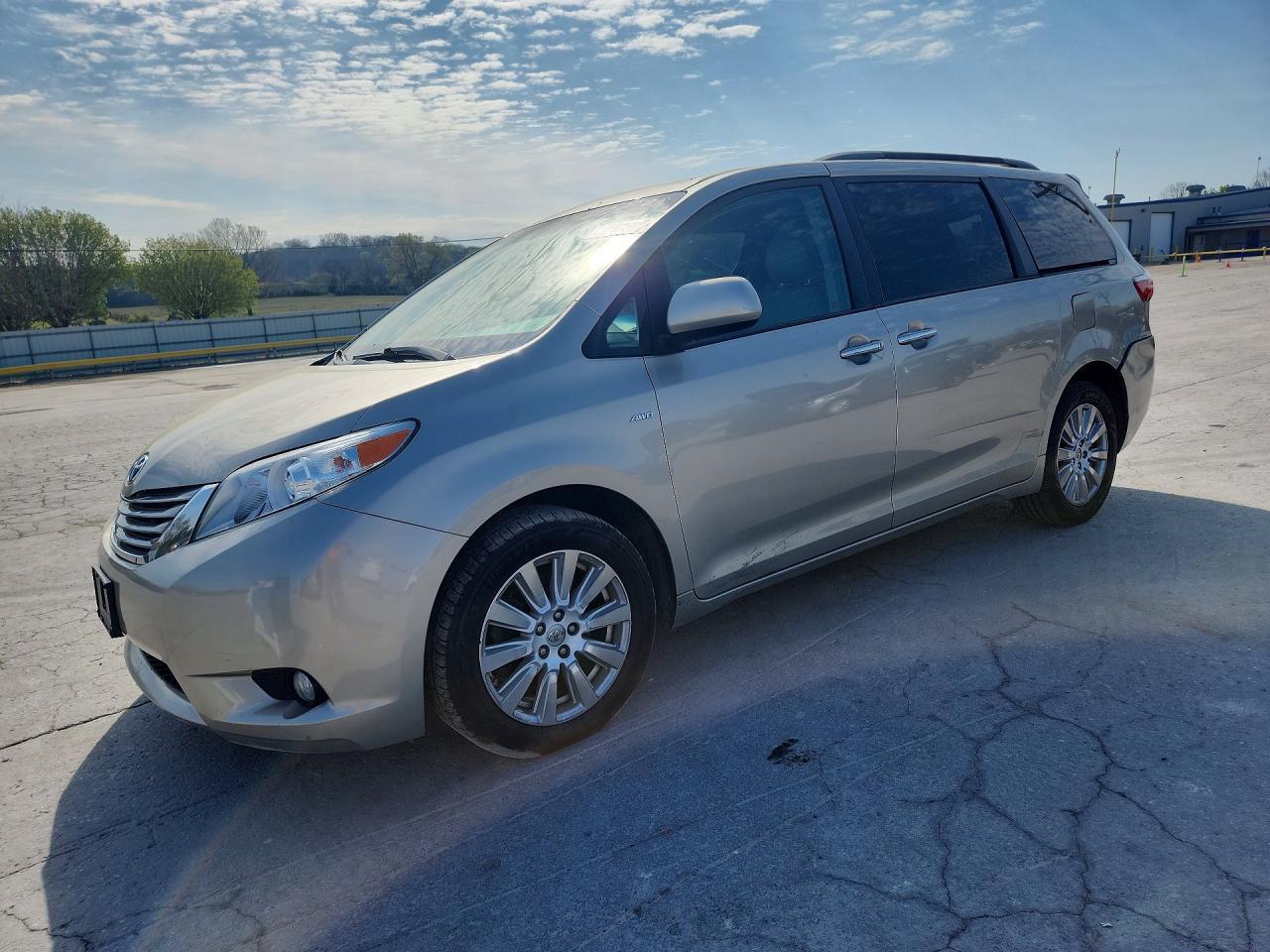 2017 Toyota Sienna Xle 7-Passenger - zdjęcie główne