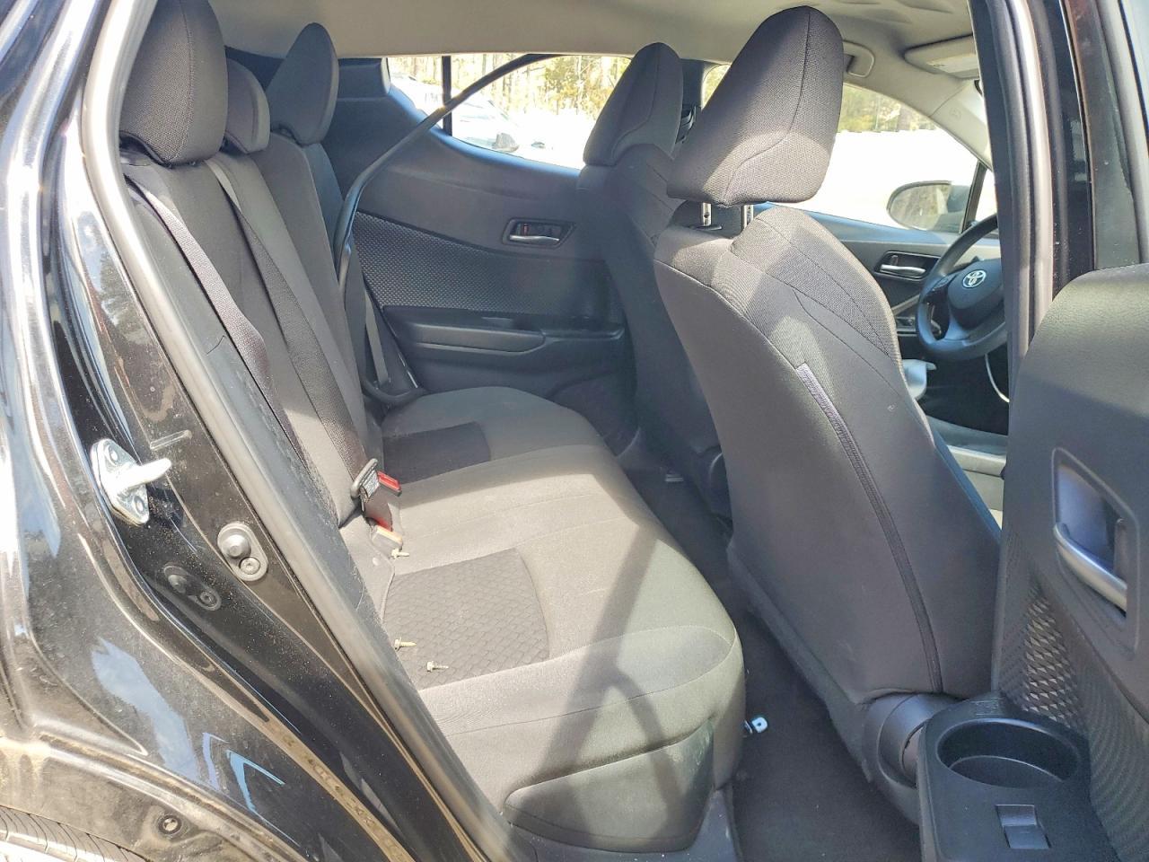 2021 Toyota C-Hr Le - zdjęcie 11