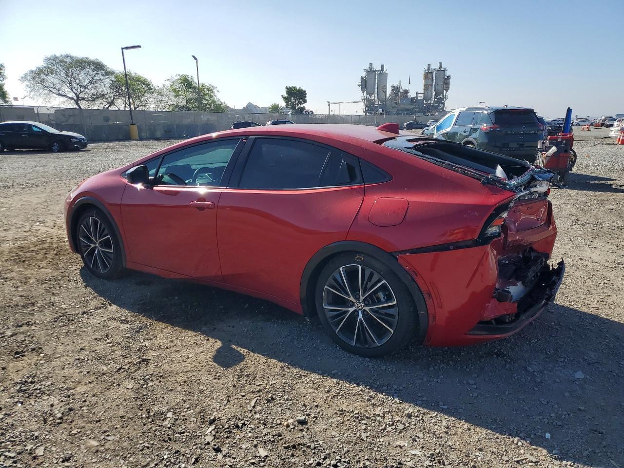 2023 Toyota Prius Xle - zdjęcie 2
