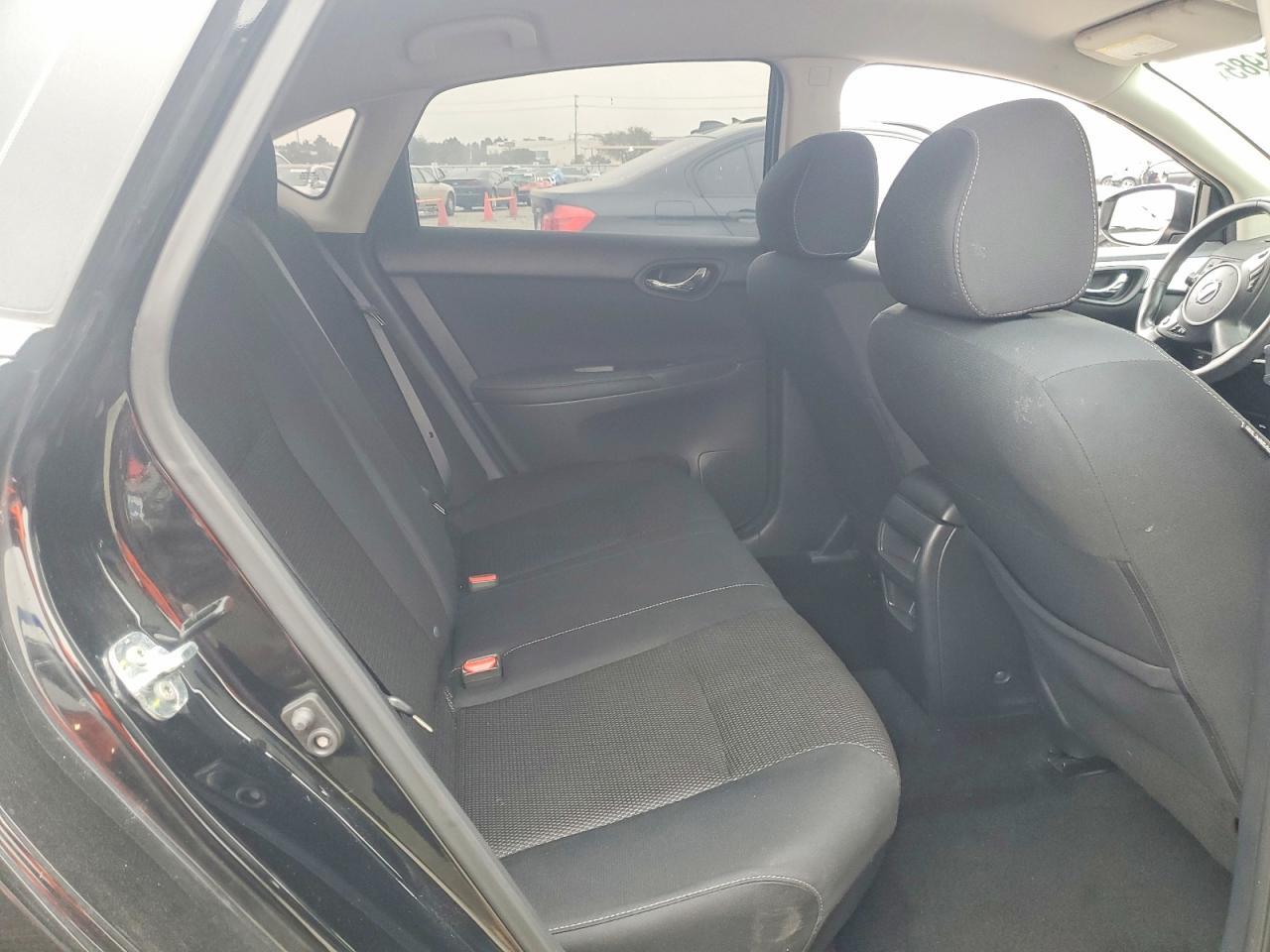 2019 Nissan Sentra S - zdjęcie 10