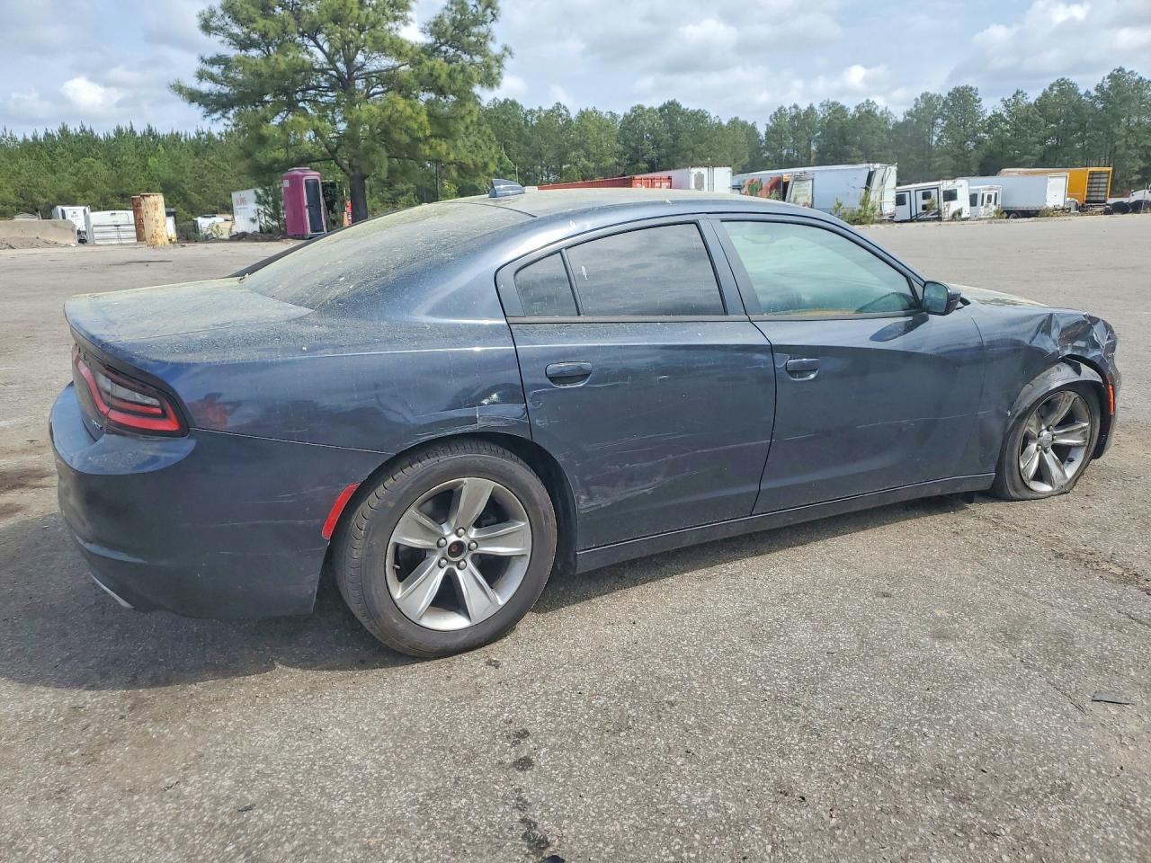 2016 Dodge Charger - zdjęcie 3