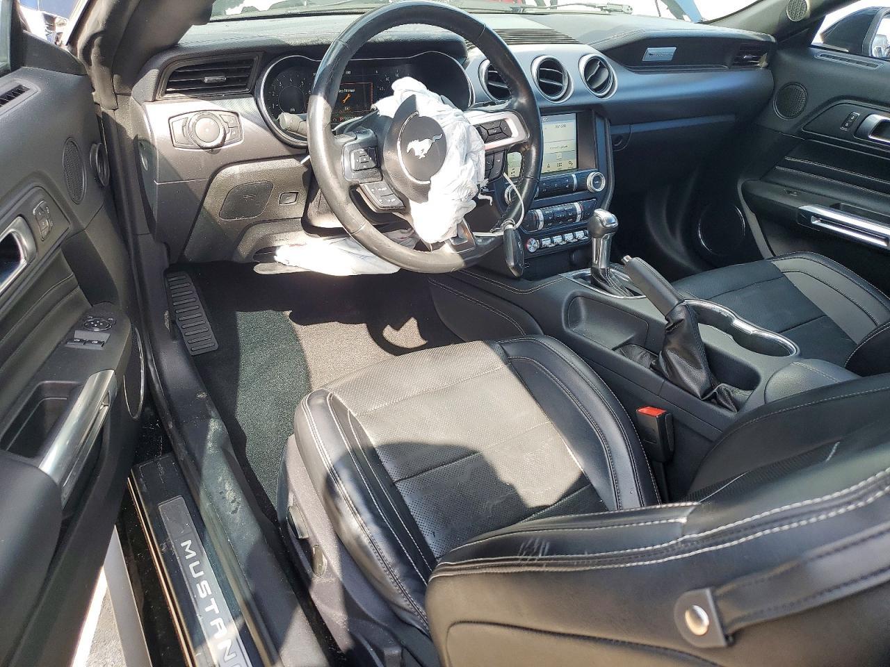 2019 Ford Mustang - zdjęcie 8