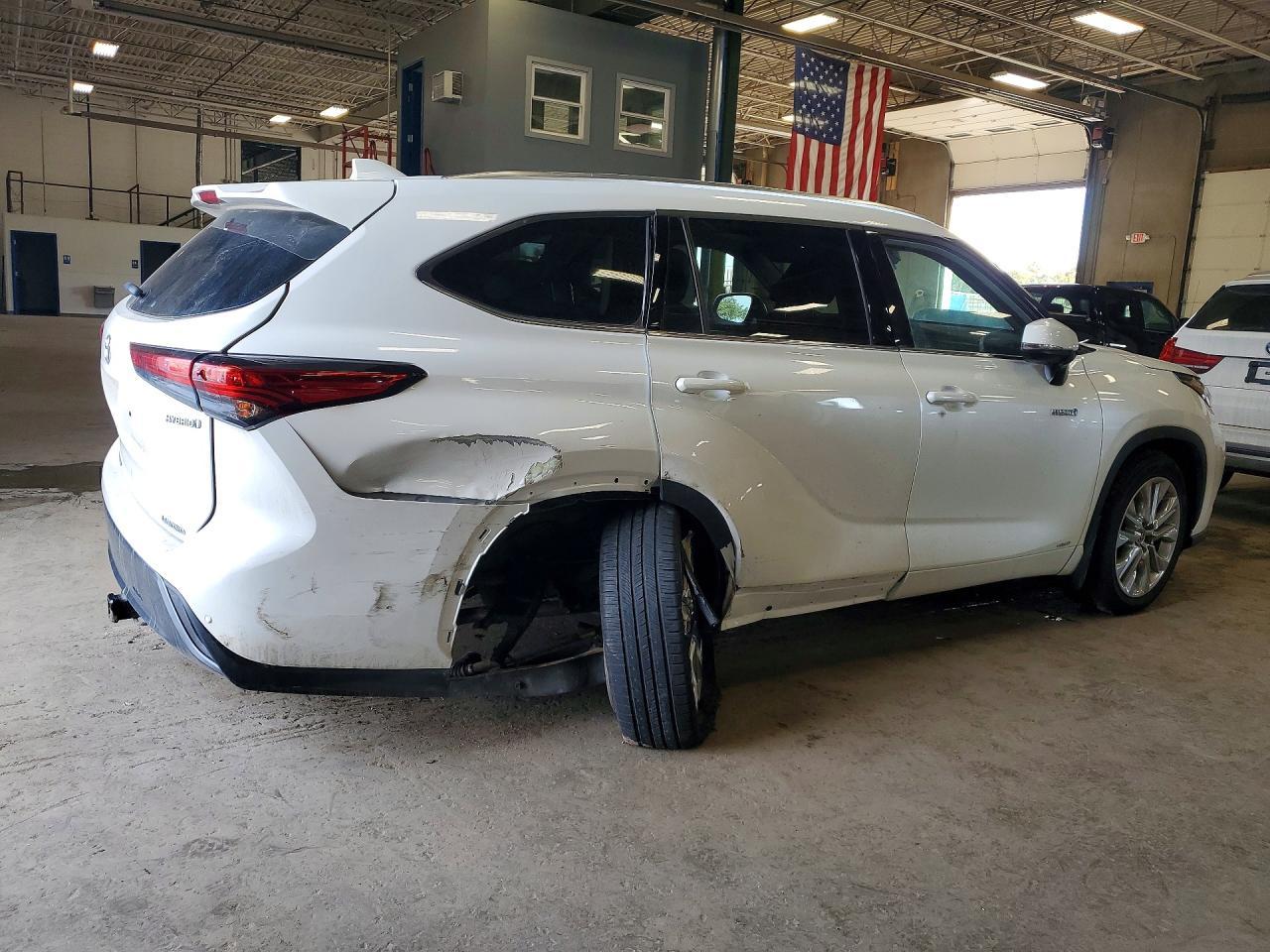 2021 Toyota Highlander Hybrid Limited - zdjęcie 3
