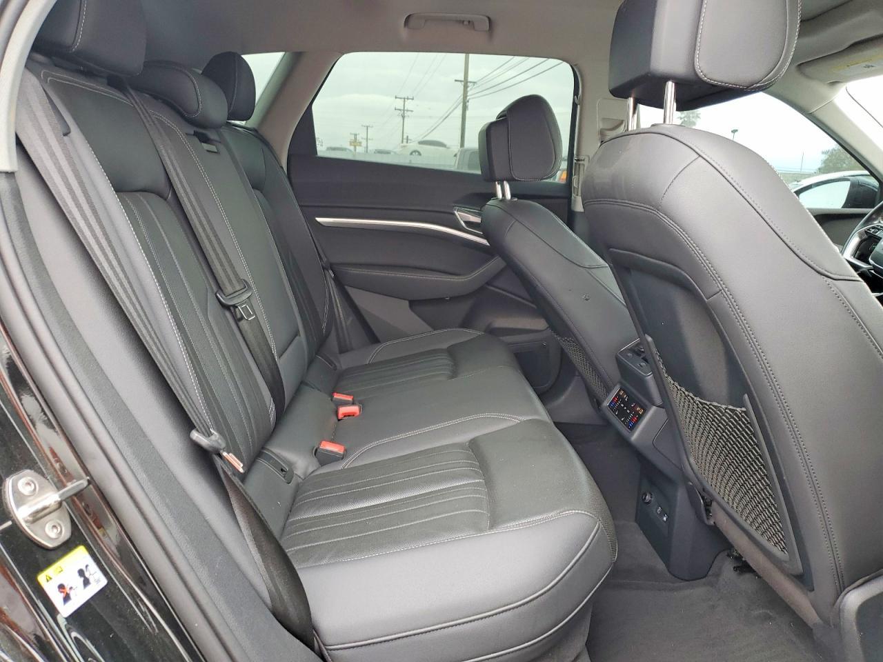 2021 Audi E-Tron Premium Plus - zdjęcie 11