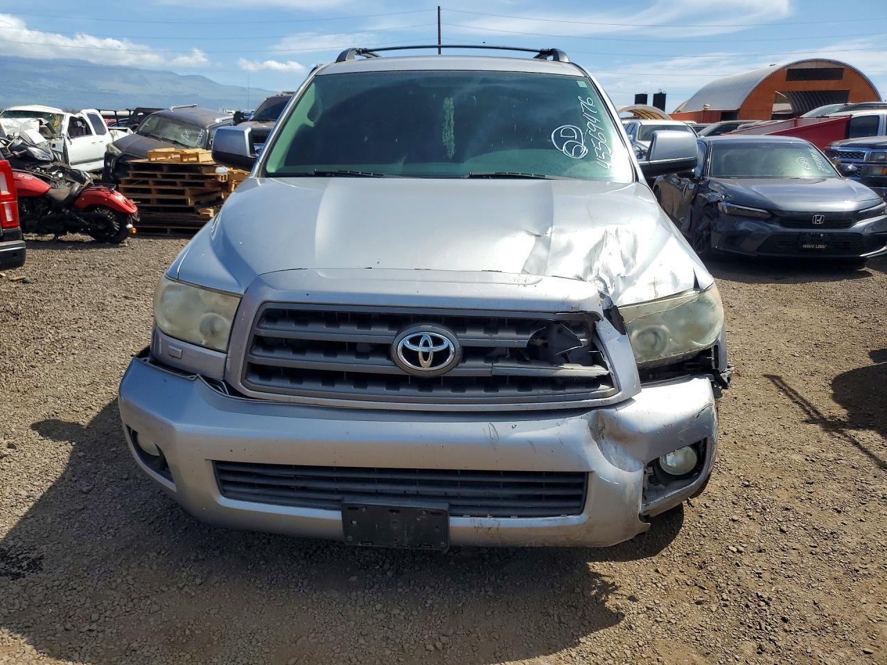 2015 Toyota Sequoia Sr5 - zdjęcie 5