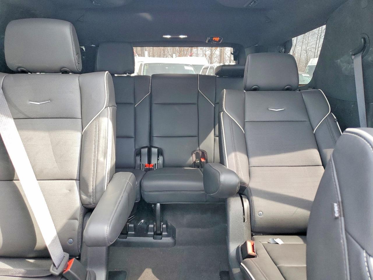 2024 Cadillac Escalade Sport - zdjęcie 10