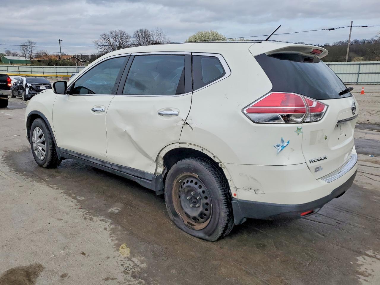 2015 Nissan Rogue S - zdjęcie 2