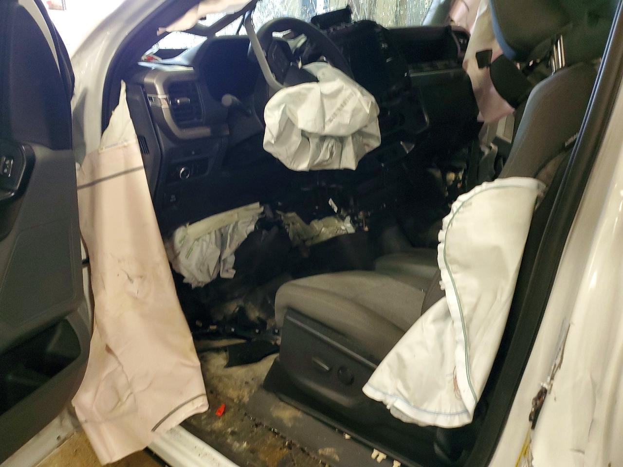 2025 Ford F150 - zdjęcie 8