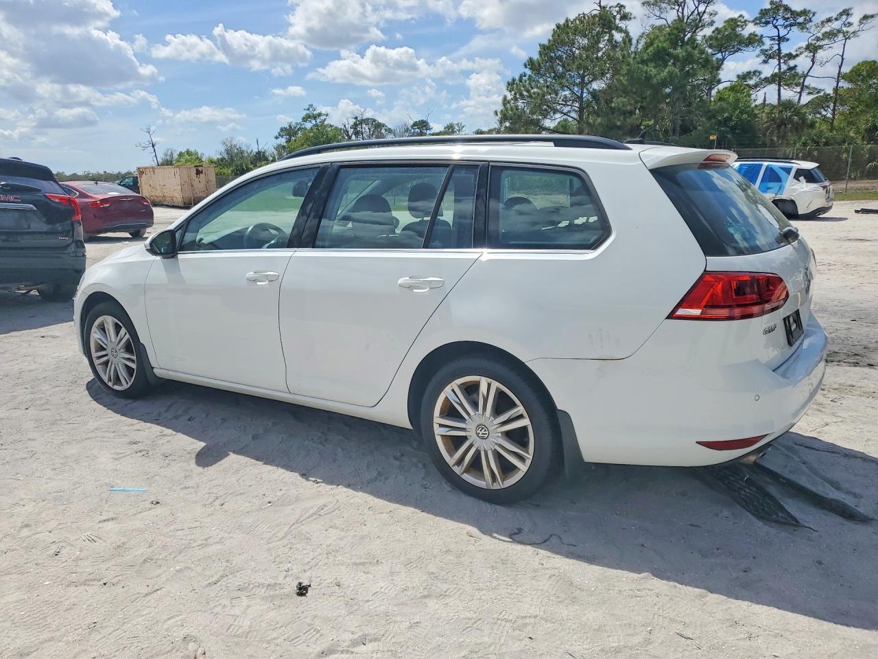 2015 Volkswagen Golf Sportwagen Tdi S - zdjęcie 2